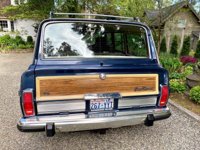 Go Old-School And Get This 1990 Jeep Grand Wagoneer Instead Of A New ...