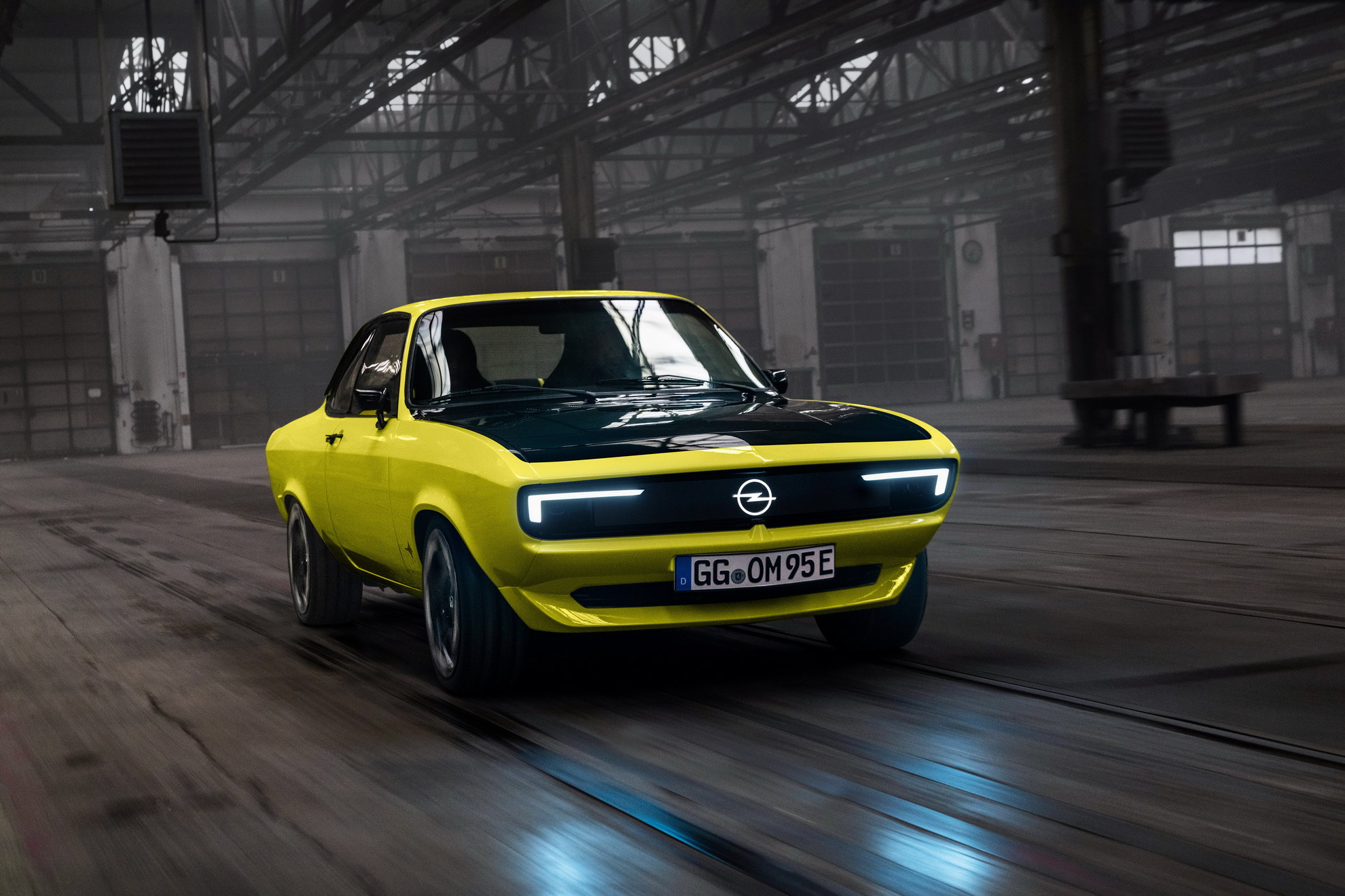 OPEL-MANTA-GSE-ELEKTROMOD-12.jpg