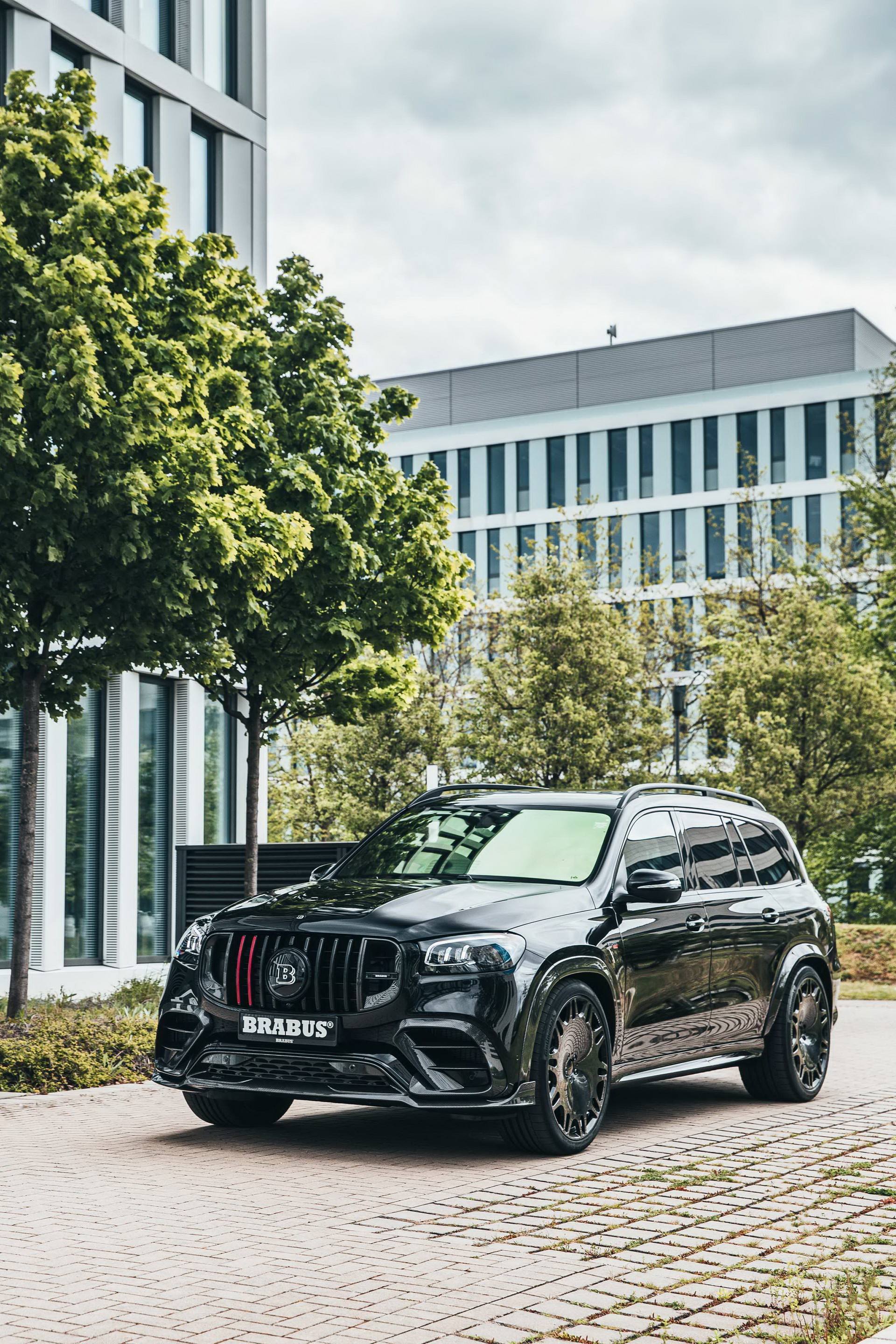 Brabus Puts Mercedes-AMG GLS 63 Into A Nightclub Bouncer Suit | Carscoops