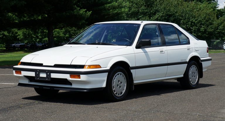 This 22k-Mile Acura Integra RS Is A True ’80s Time Capsule | Carscoops