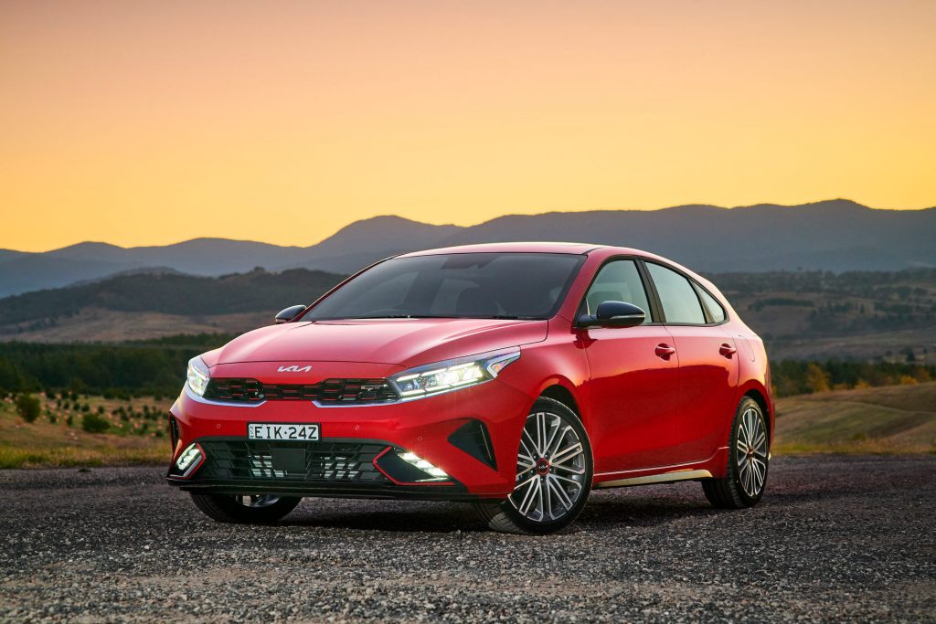 Kia cerato 2022 года