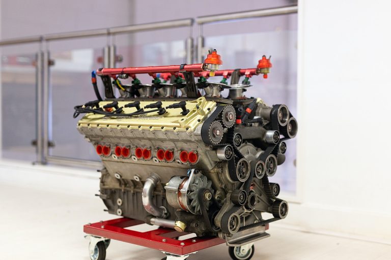 Recreate Alfa Romeo’s Incredible 164 Pro-Car With This 3.5L Alfa V10 F1 ...