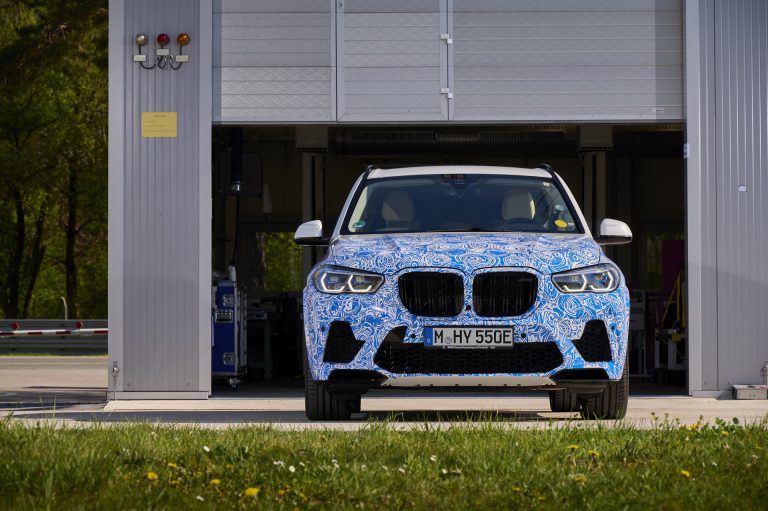 BMW Rolls Out X5 Hydrogen Fuel Cell Prototype Ahead Of 2022 Launch ...