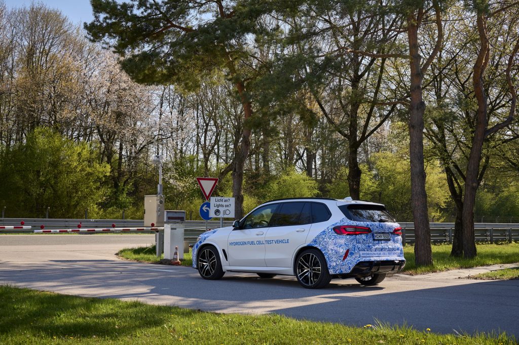 BMW Rolls Out X5 Hydrogen Fuel Cell Prototype Ahead Of 2022 Launch ...