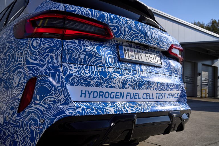 BMW Rolls Out X5 Hydrogen Fuel Cell Prototype Ahead Of 2022 Launch ...