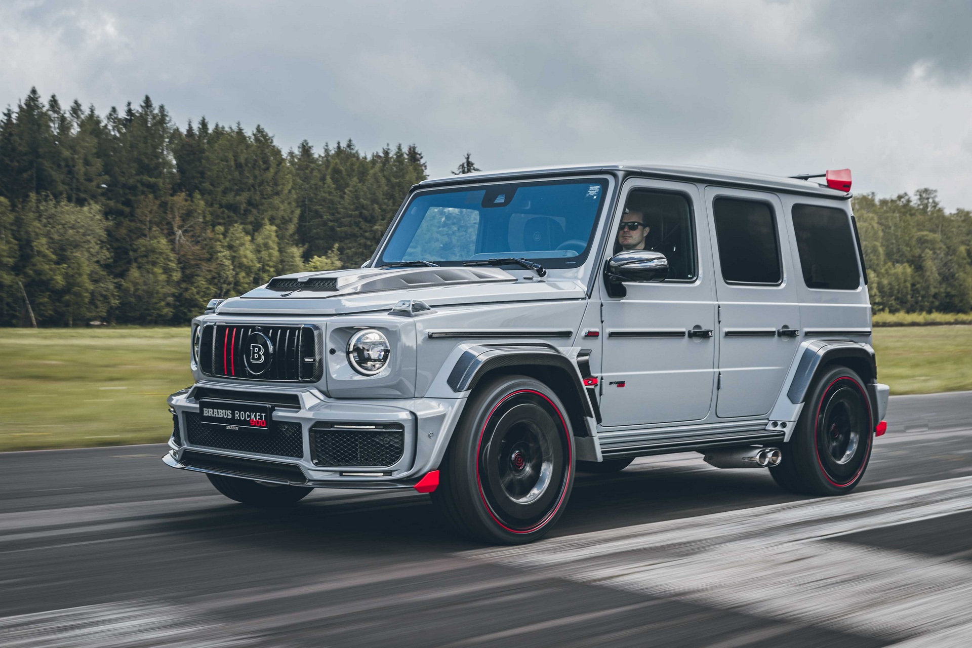 Brabus Turns Mercedes Amg G63 Into A Rocket With 8 Hp And 0 62 In 3 7sec Carscoops