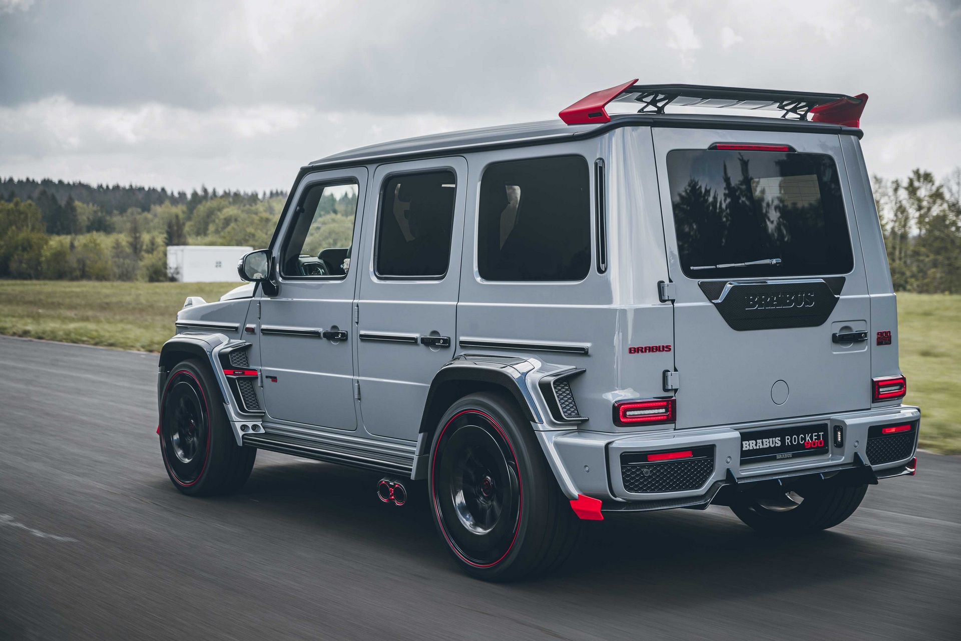 Brabus Turns MercedesAMG G63 Into A Rocket With 888hp And 062 In 3