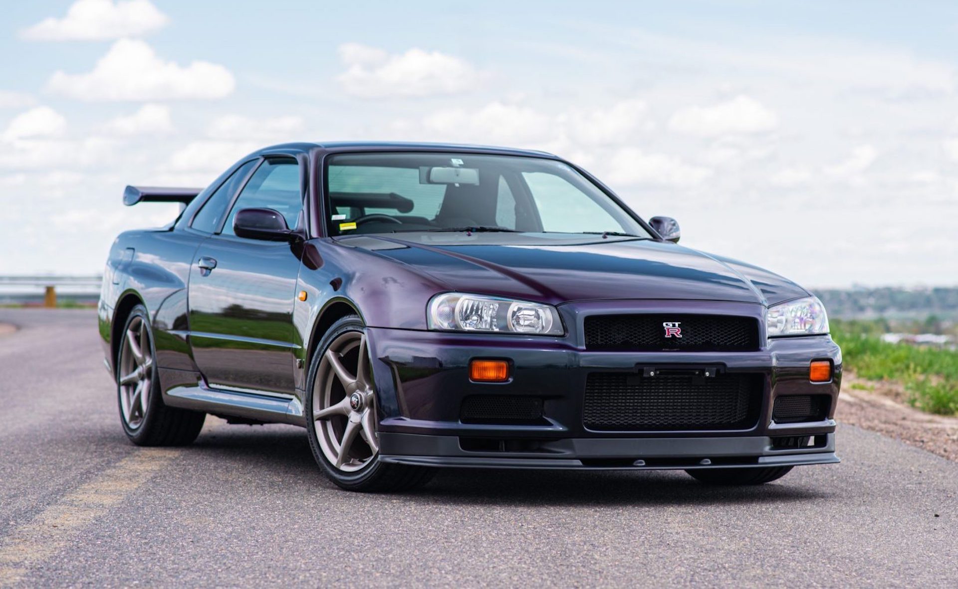 This Midnight Purple Ii 1999 Nissan Skyline Gt R Could Sell For 400k Carscoops