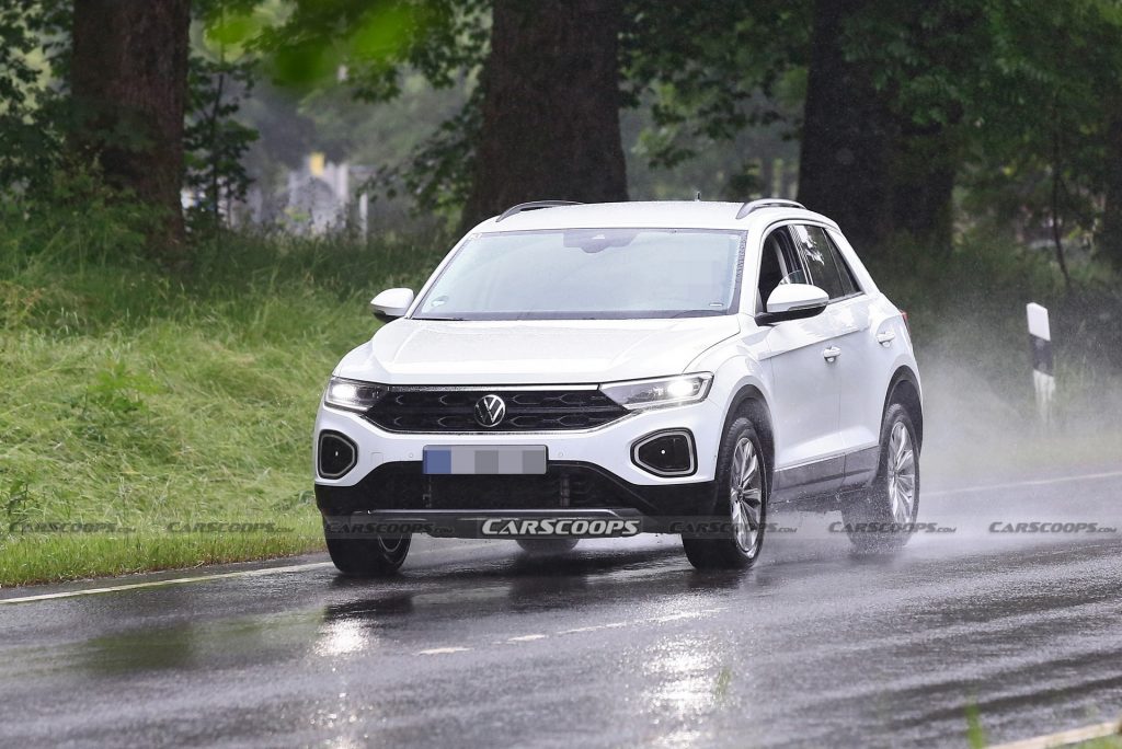 Facelifted 2022 VW T-Roc Spied Undisguised In R-Line Spec | Carscoops