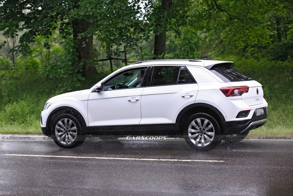 Facelifted 2022 VW T-Roc Spied Undisguised In R-Line Spec | Carscoops