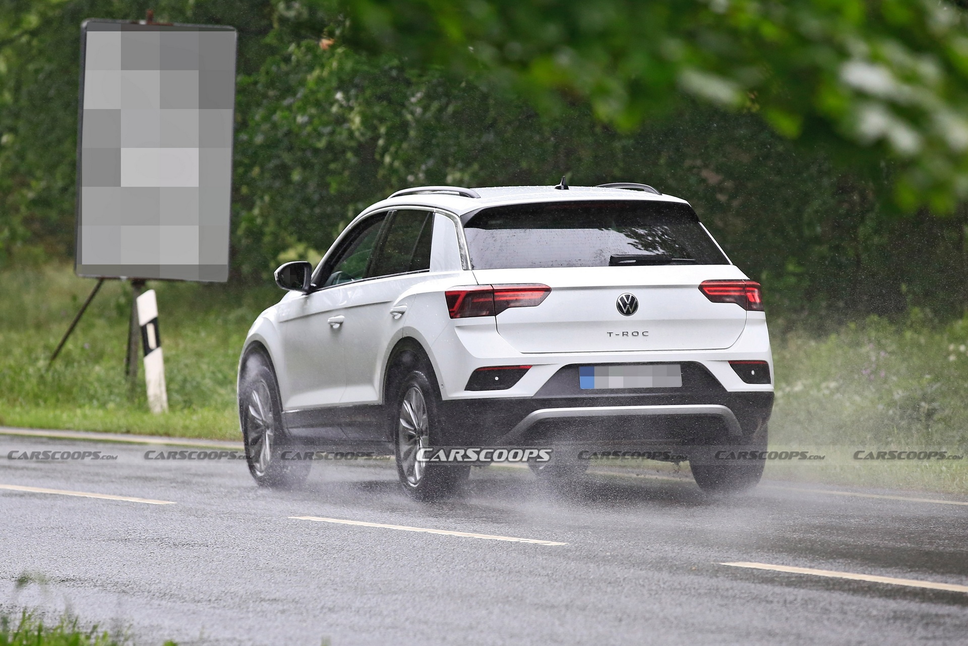 Facelifted 2022 Vw T-roc Spied Undisguised In R-line Spec 