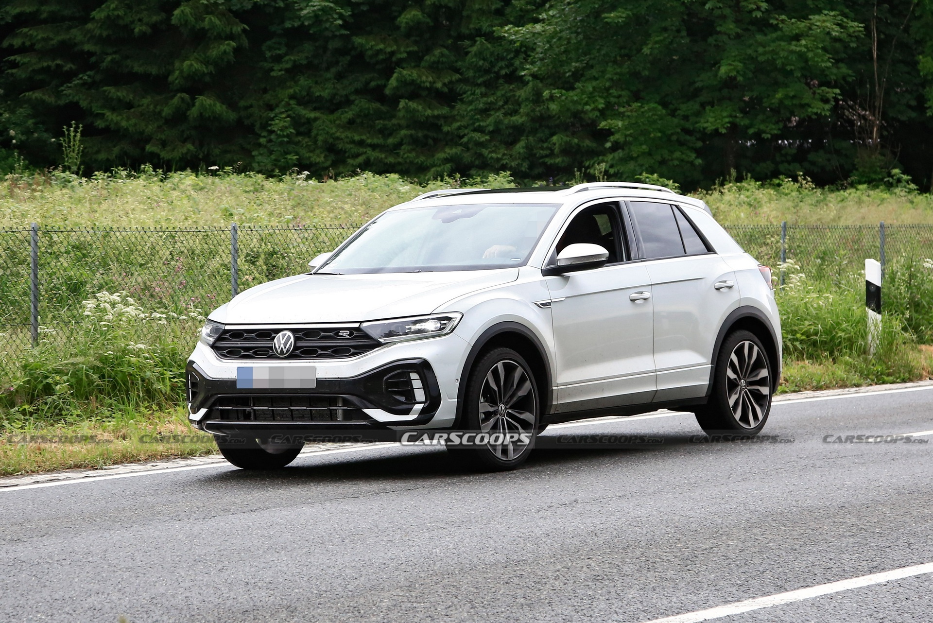 Facelifted 2022 VW T-Roc Spied Undisguised In R-Line Spec | Carscoops