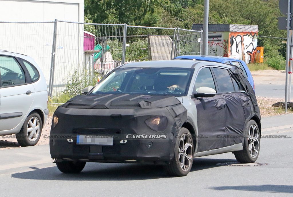 2023 Kia Niro Shows Off EV6-Style Interior With Twin Displays | Carscoops