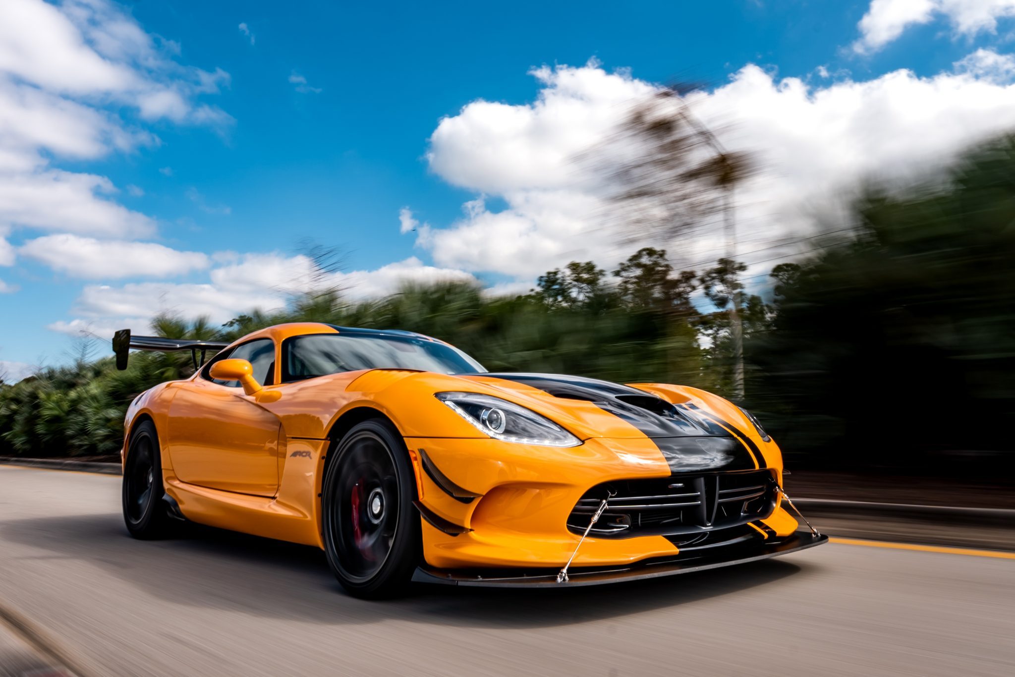 Dominate Your Local Track Day With This 17 Dodge Viper Acr Extreme Carscoops