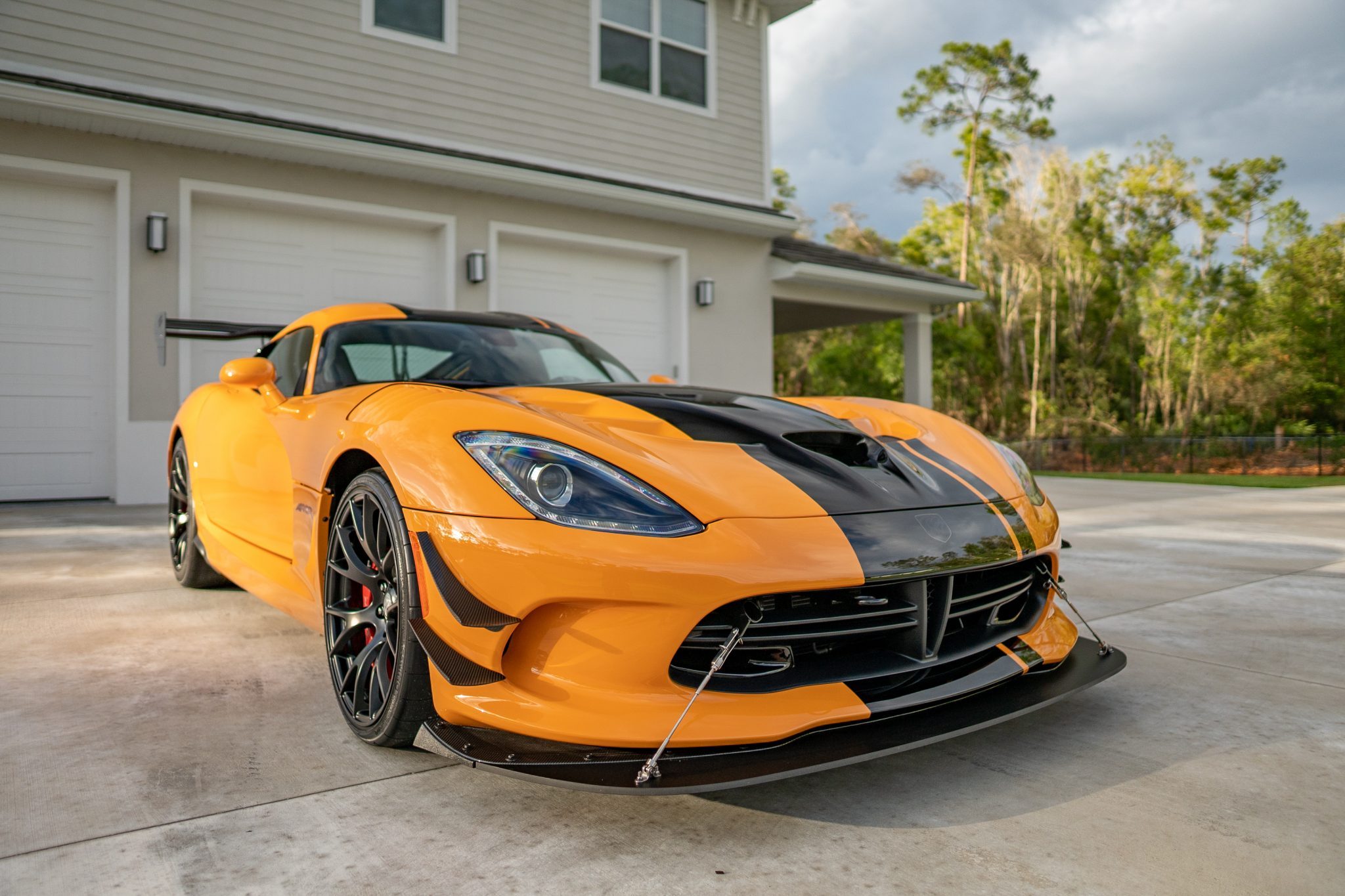 Dominate Your Local Track Day With This 17 Dodge Viper Acr Extreme Carscoops