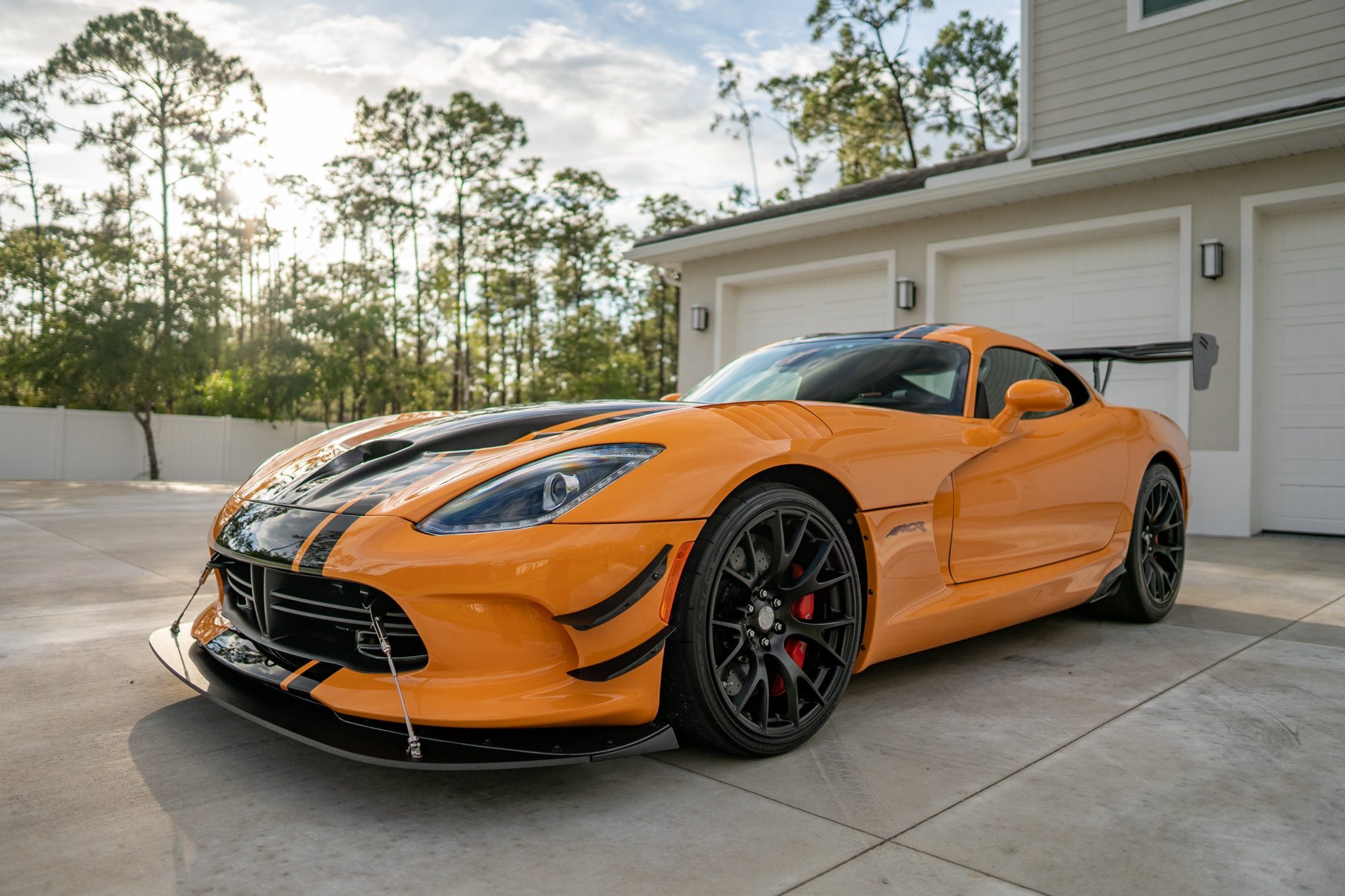 Dominate Your Local Track Day With This 17 Dodge Viper Acr Extreme Carscoops