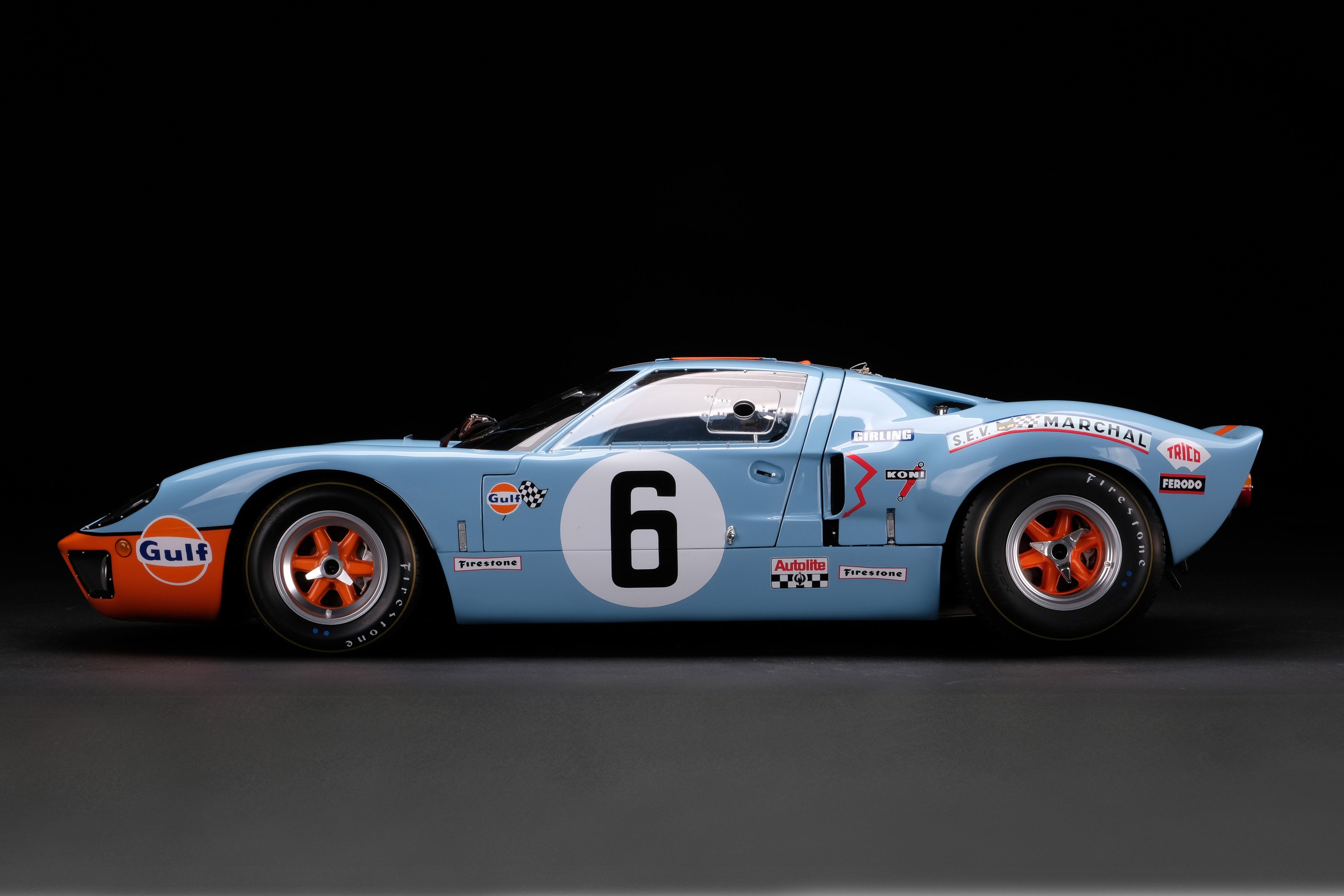 Amalgam Has Created A Stunning 1:8 Ford GT40 Scale Model | Carscoops