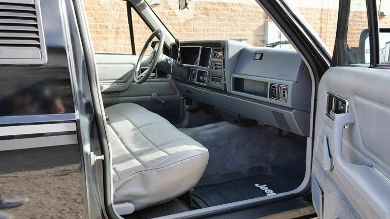 This Super Low-Mileage Jeep Comanche Pickup Truck Just Sold For $24,800 ...