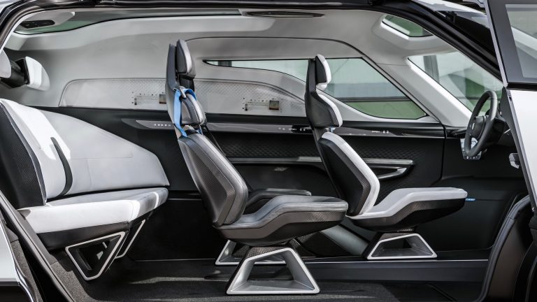 Porsche Vision Renndienst Interior Revealed With Center Driver’s Seat ...