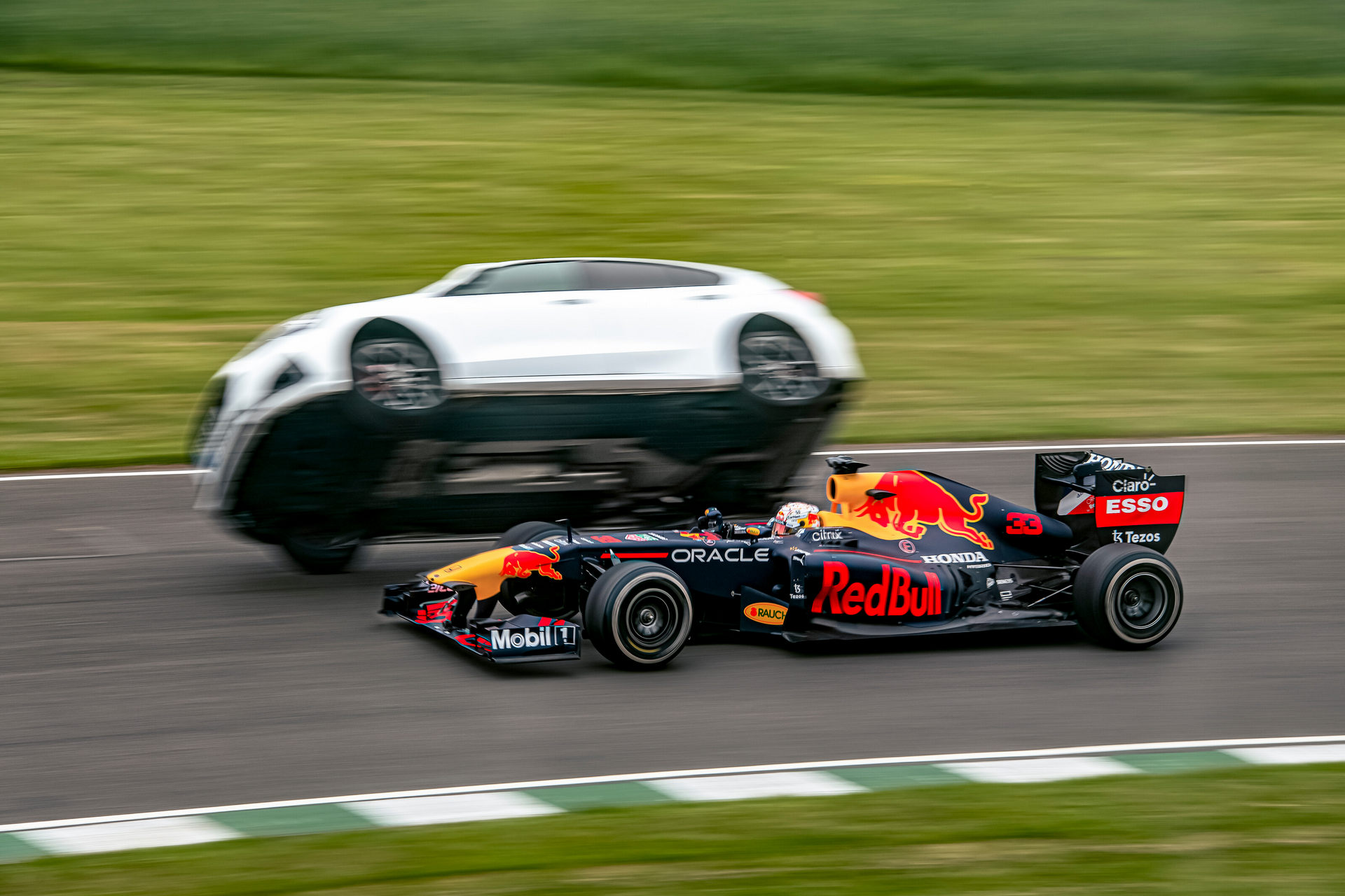 Bestuiven Hijgend Kiwi Max Verstappen Races Red Bull F1 Car Against Spitfire | Carscoops
