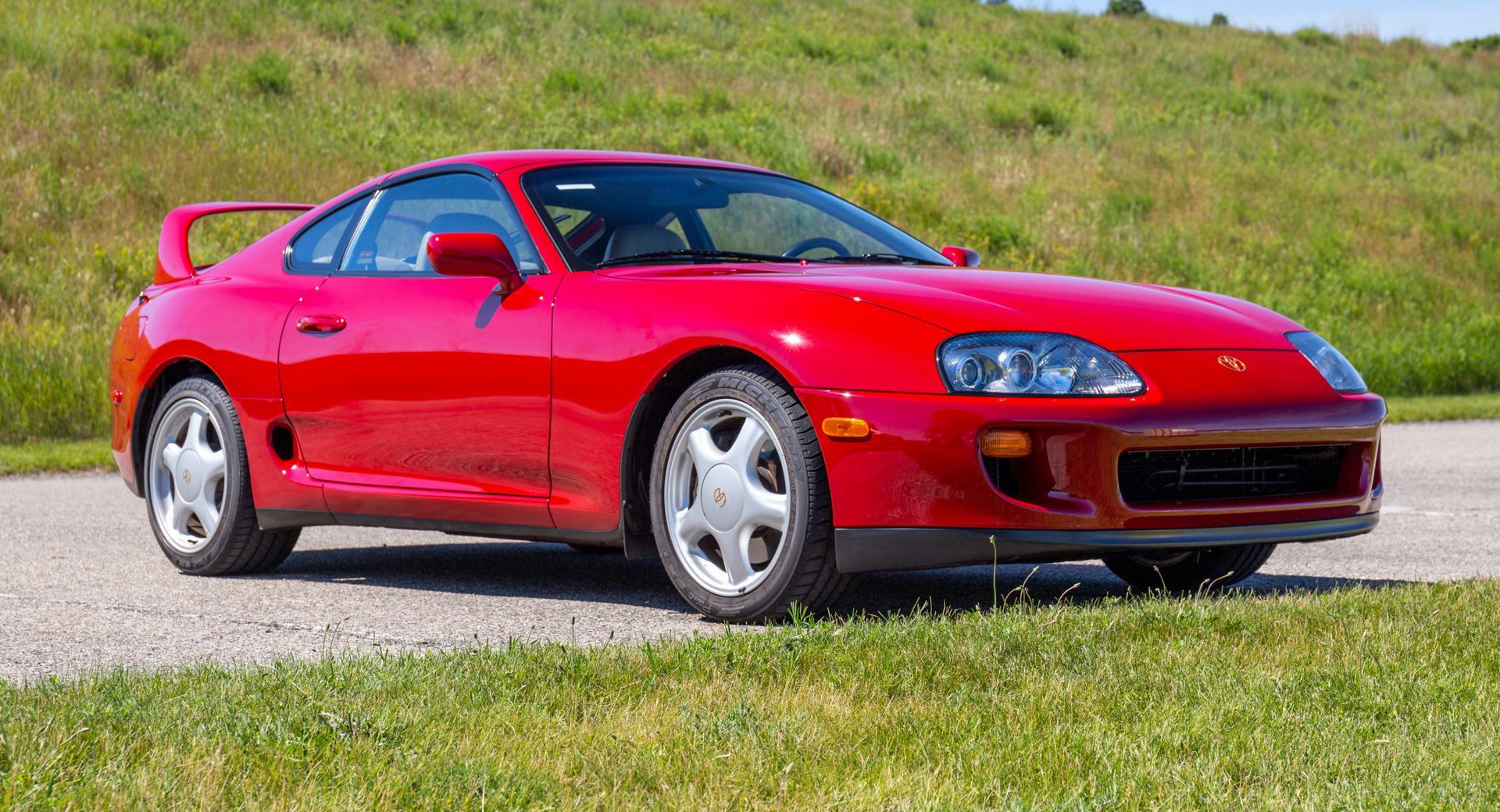Remember That Pristine 1995 Mkiv Toyota Supra Up For Auction It Sold For An Absurd 1k Carscoops