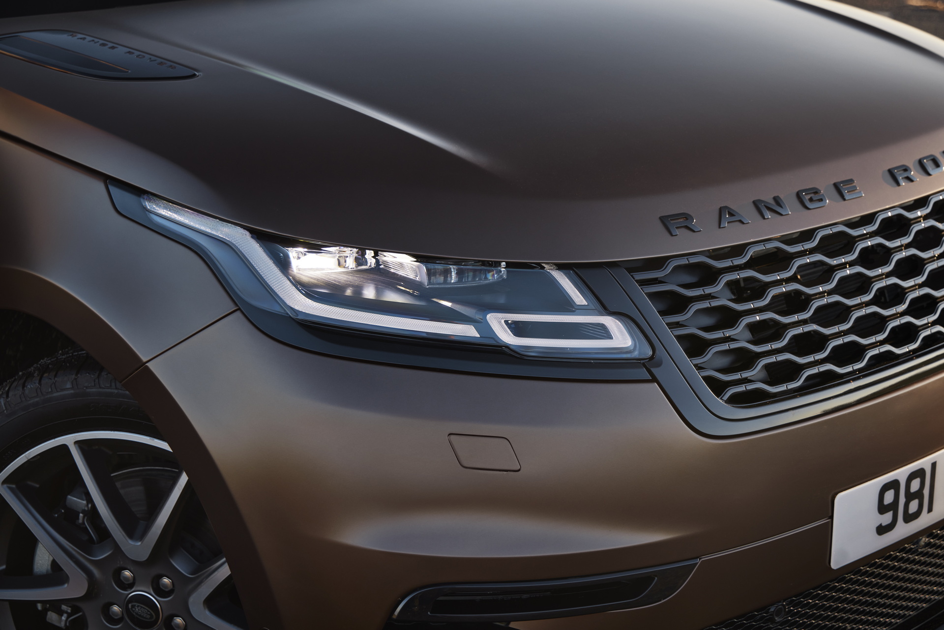 2022 Range Rover Velar Gains New Design Options And Over-The-Air ...