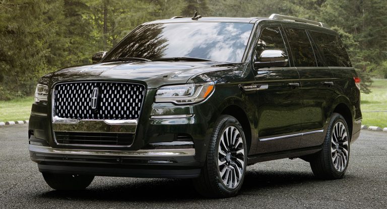 2022 Lincoln Navigator Has A Bigger Grille And A Hands-Free ActiveGlide ...