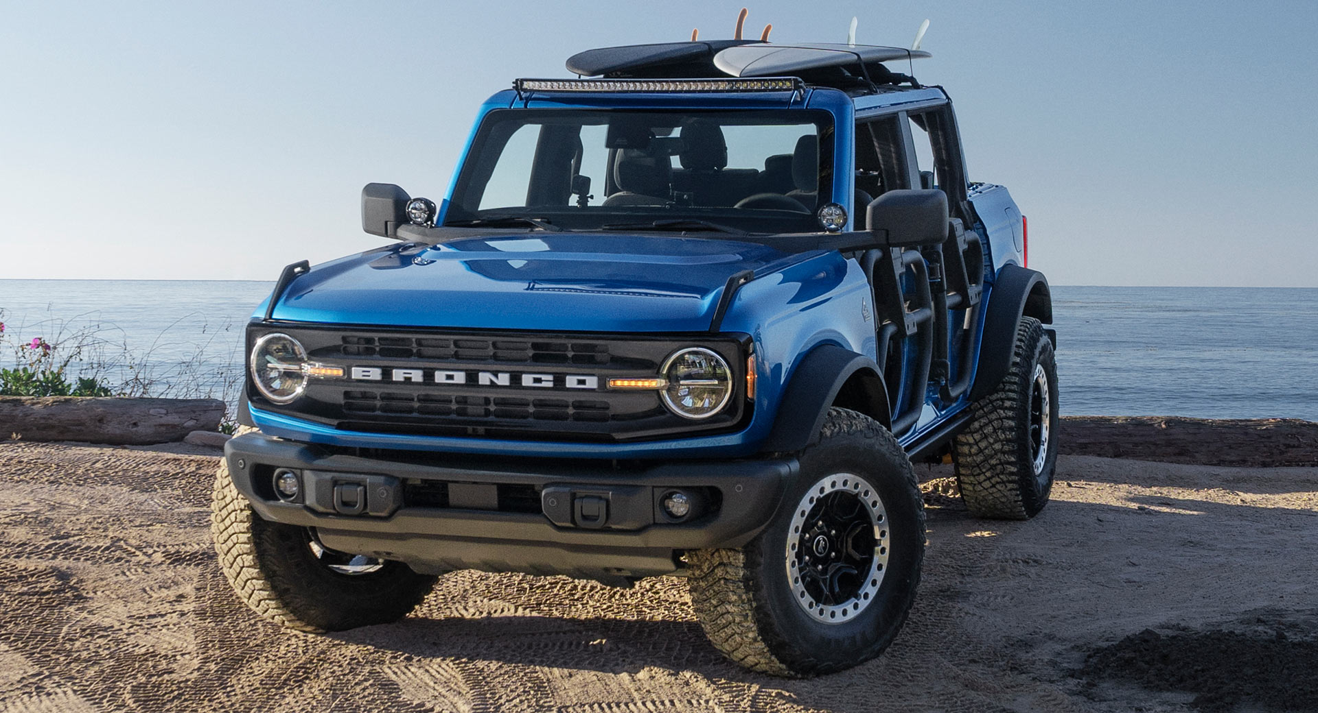 Ford's Rumored High-End Bronco Could Get A Fixed Roof To Challenge The Defender | Carscoops