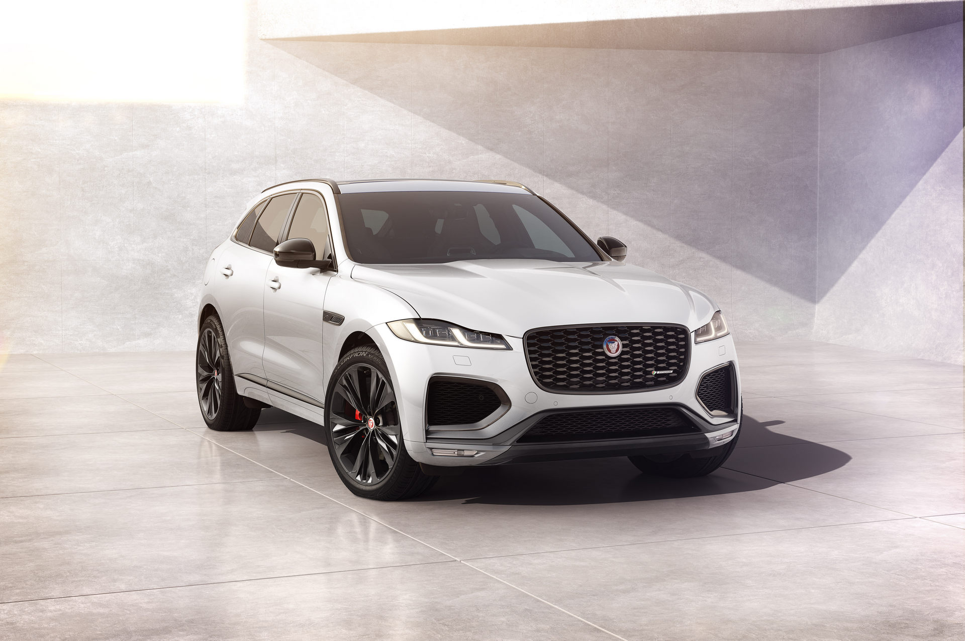 22 Jaguar F Pace Gets Minor Updates New R Dynamic Black Variant Carscoops