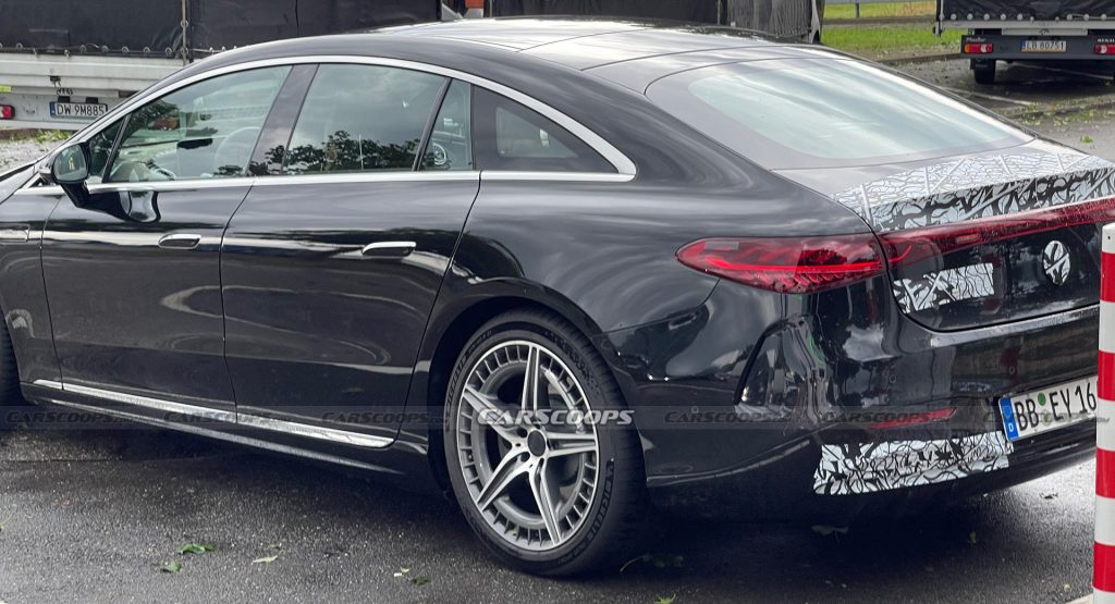  U Spy A Mercedes-AMG EQS Getting Topped Up At A Charging Station