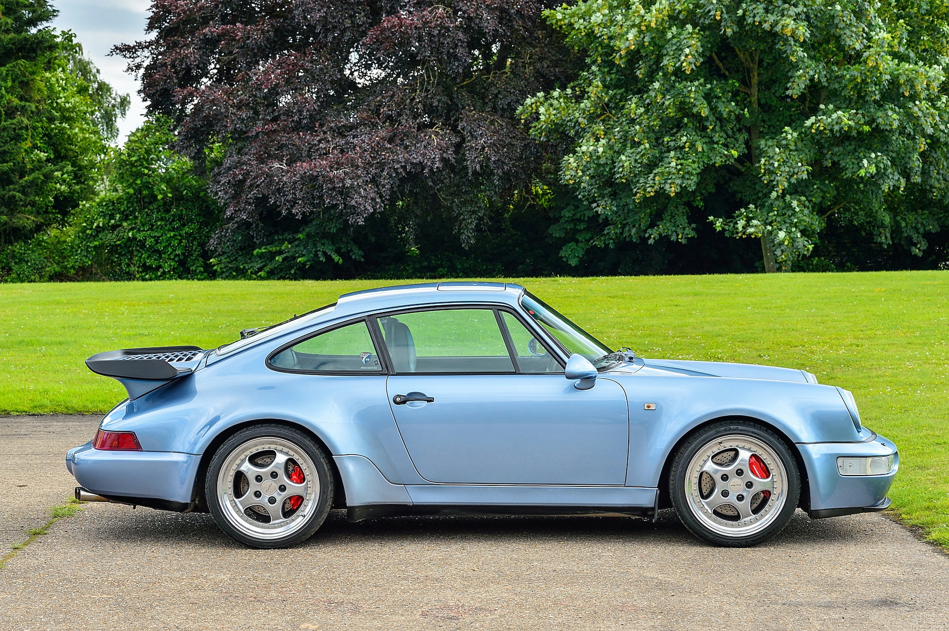 Jenson Button S Porsche 964 Turbo 3 6 X Sold For A Staggering 439 099 Carscoops