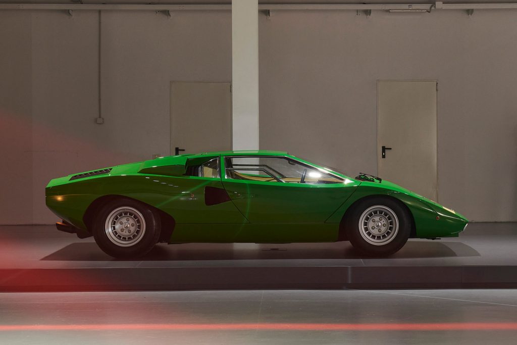 Lamborghini Countach LPI 800-4 Shown At Interactive Milano Design Week ...