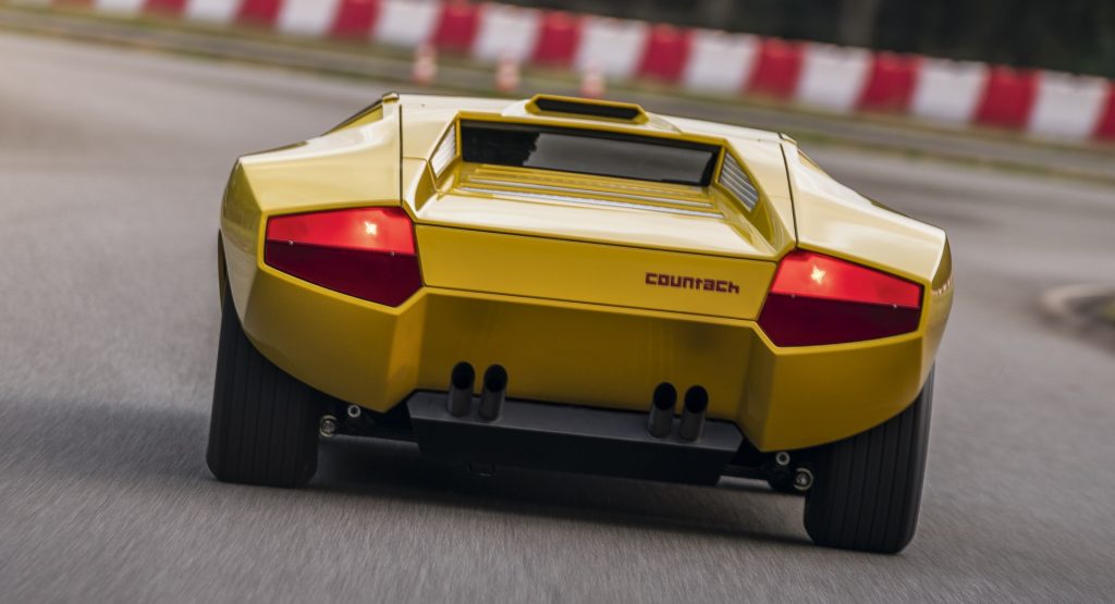  Lamborghini Makes Sure The Countach LP 500 Runs As It Should During Track Shakedown