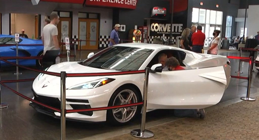  95-Year-Old World War II Veteran Takes Delivery Of 2022 Corvette Just 30 Days After Ordering It