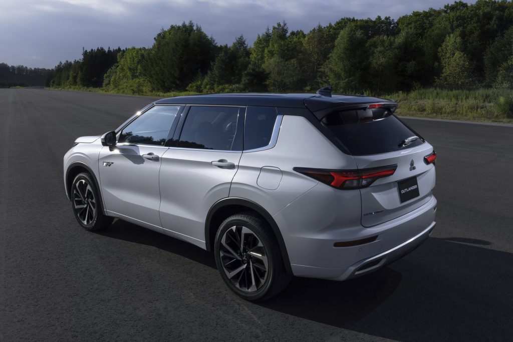 2022 Mitsubishi Outlander Phev Debuts With More Electric Power And A 54 Mile Electric Range 8918