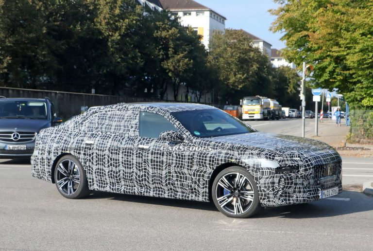 2023 BMW 7-Series: Bold Looks, EV Power & Everything Else We Know About ...