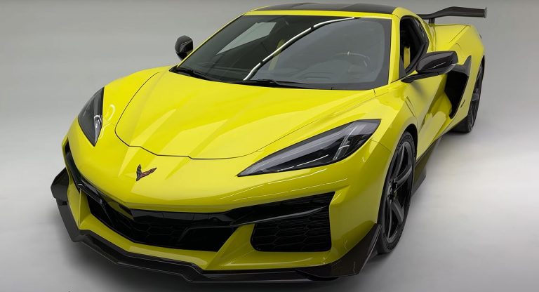 Take A Walk Around The New 2023 Corvette Z06 | Carscoops