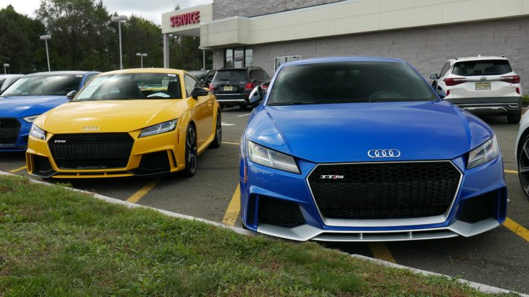 A Look Inside The Kia Dealership In New Jersey That Sells Lambos ...