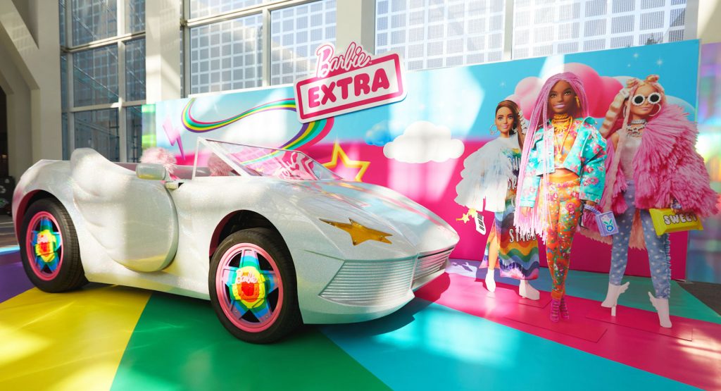 Life-Size Barbie Car for L.A. Show Is A Fiat 500 With Wings For