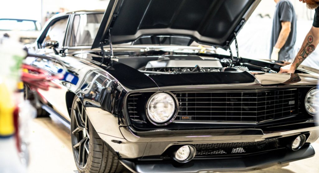  Joe Rogan’s 1969 Camaro Restomod Has An 860 HP Supercharged LSA V8