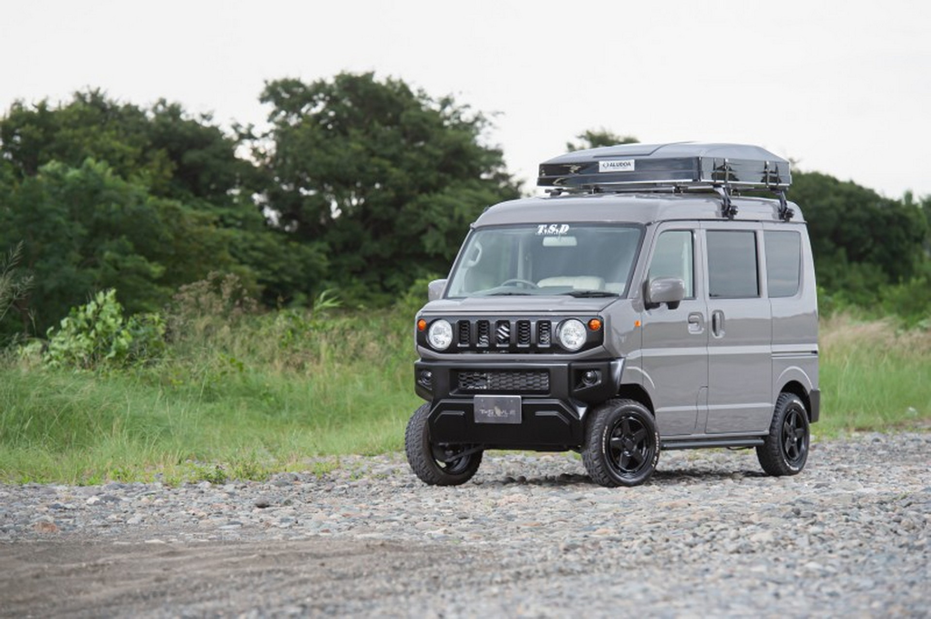 The Jimry Is A Suzuki Every Van With A Jimny Face Transplant Looking ...