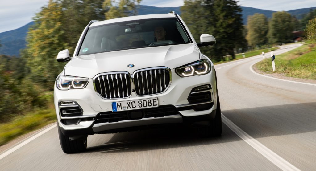  BMWs Won’t Steer You Toward Oncoming Traffic On Narrow Roads After Over-The-Air Update