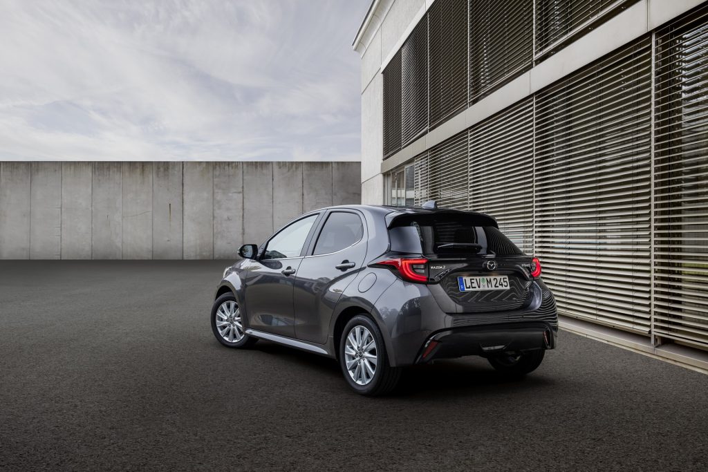     Mazda Boss annonce son intention d'introduire 7 à 8 nouveaux véhicules électriques d'ici 2030 avec l'aide de Toyota