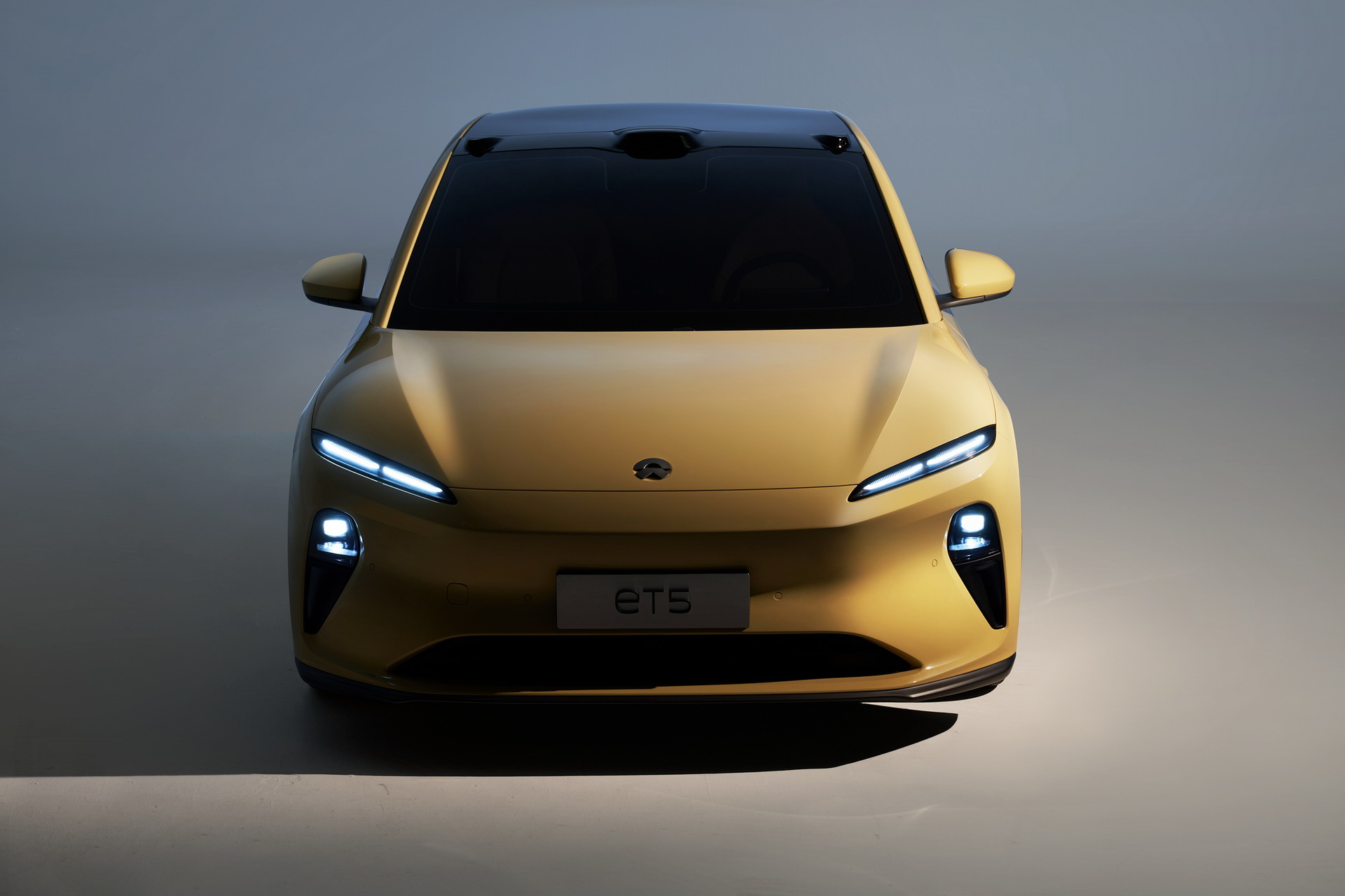 NIO Debuts New ET5 Electric Sedan Rival To Tesla Model 3 With Up To ...