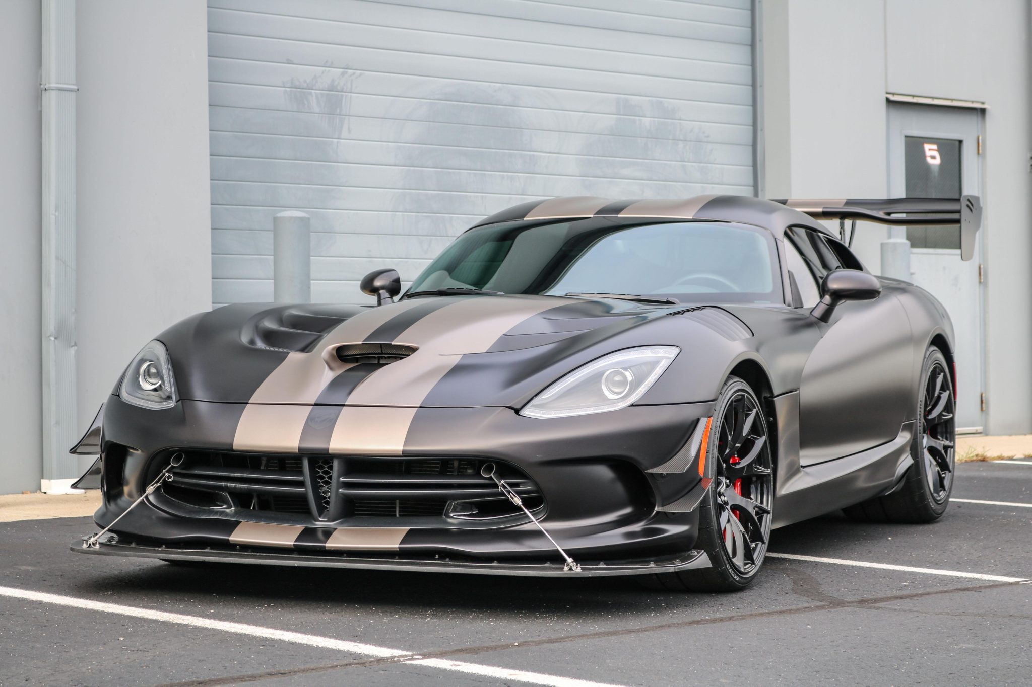 This Dodge Viper Acr Extreme Was The Very First Built For 17 Carscoops