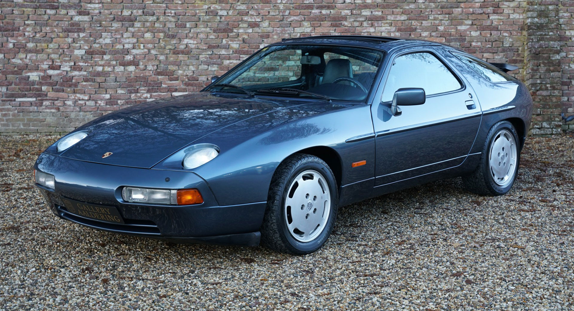 Daimler Used To Own This Eye-Catching 1989 Porsche 928 S4 | Carscoops