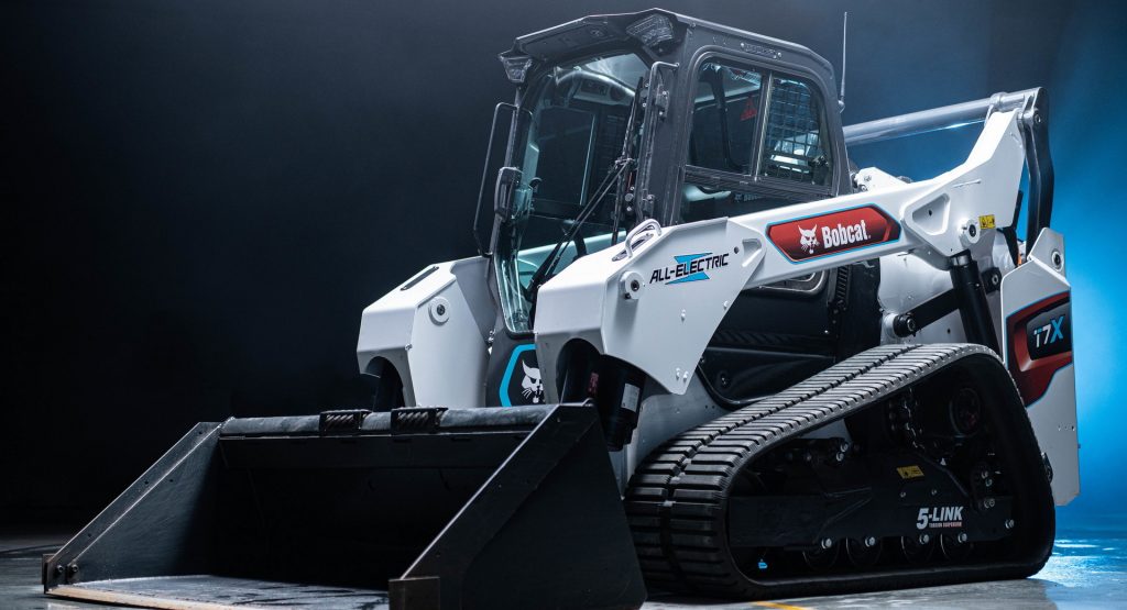  The Doosan Bobcat T7X Is The World’s First All-Electric Compact Track Loader