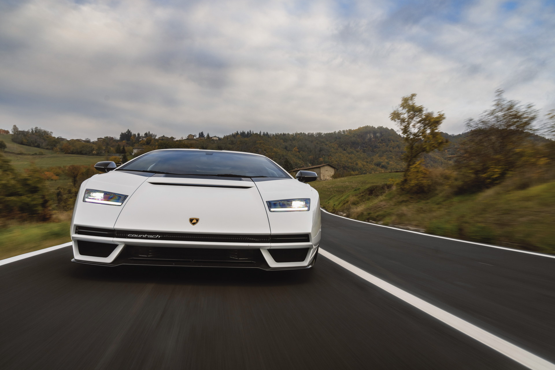 The Lamborghini Countach LPI 800-4 Does Look Better On The Road | Carscoops