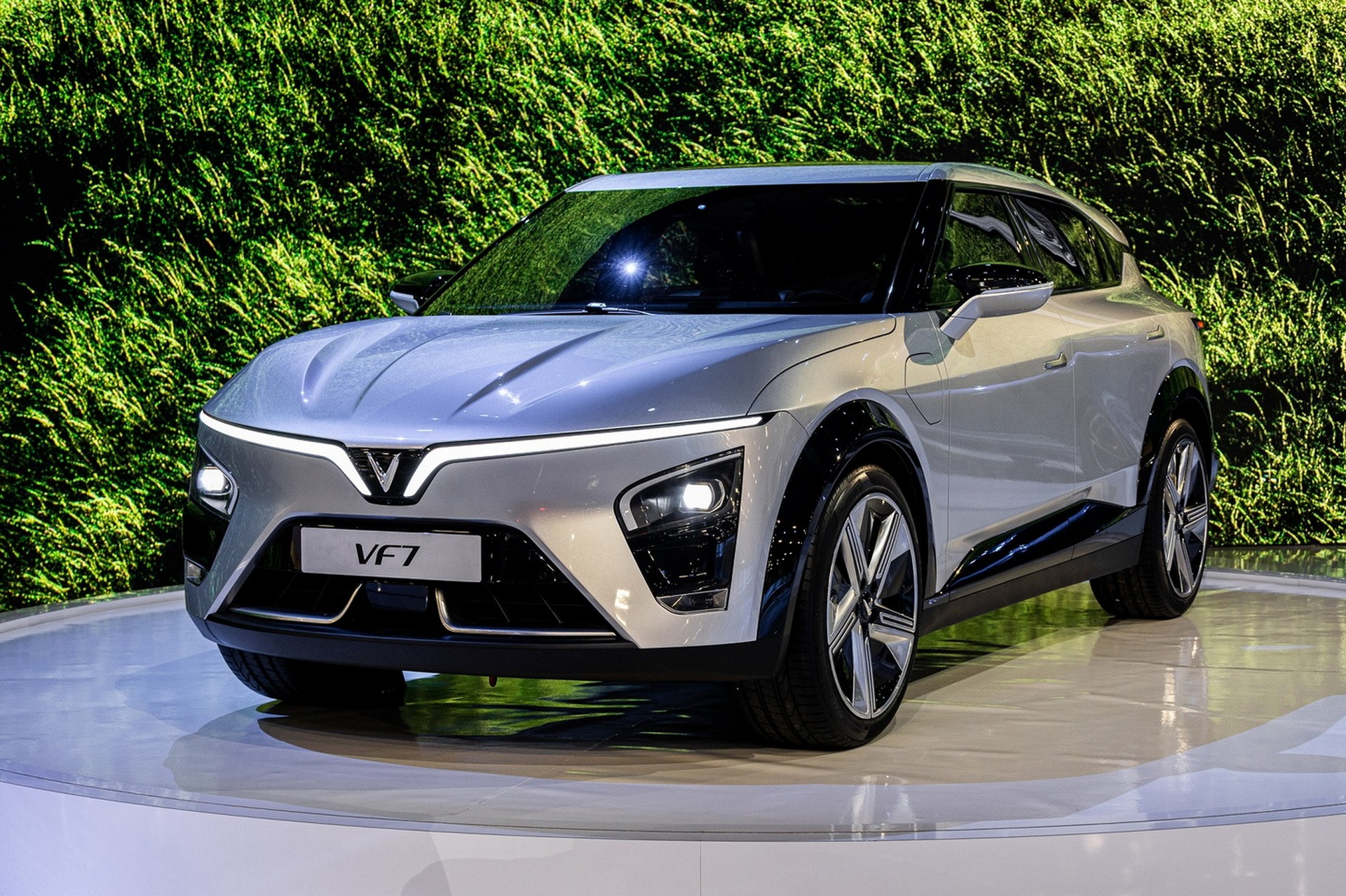 VinFast Unveils VF5, VF6, And VF7 Electric SUVs At CES, Announces ...