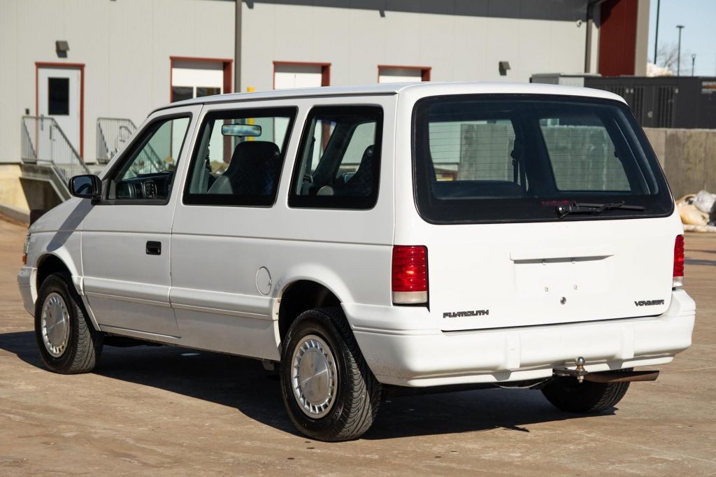 1994 Plymouth Voyager With A MANUAL Transmission Is A Weirdly Appealing ...